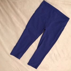 Blue Fabletics Cropped Legging